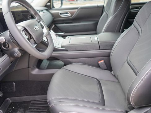 New 2026 INFINITI QX80 Luxe image 8