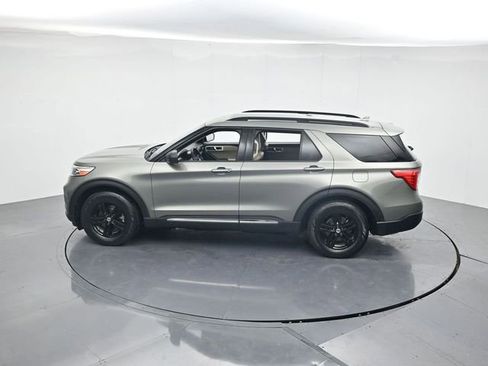Used 2020 Ford Explorer XLT w/ Equipment Group 202A RWD image 45
