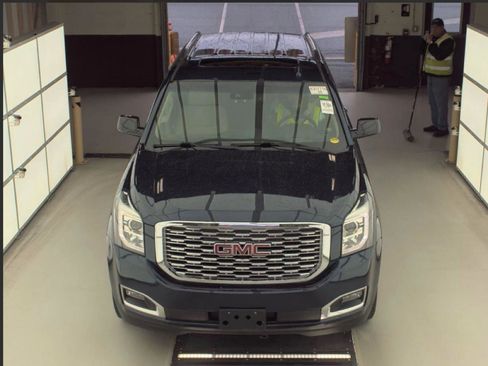 Used 2019 GMC Yukon Denali w/ Open Road Package image 5
