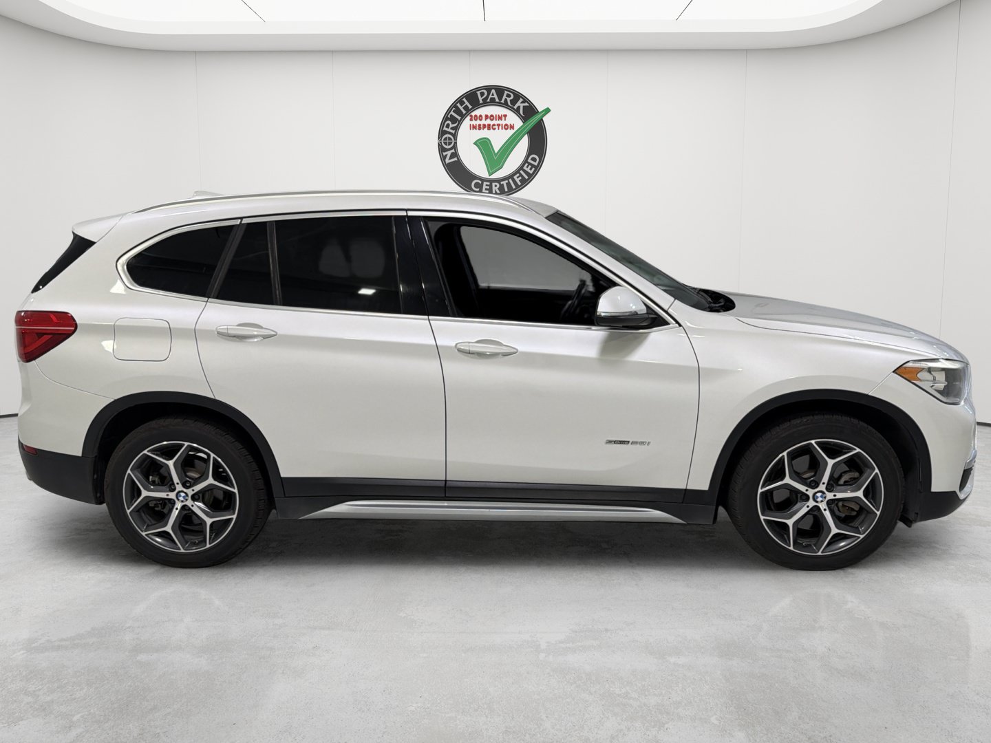 Used 2017 BMW X1 sDrive28i FWD image 6