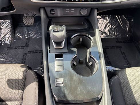 Used 2025 Nissan Rogue SV FWD image 43