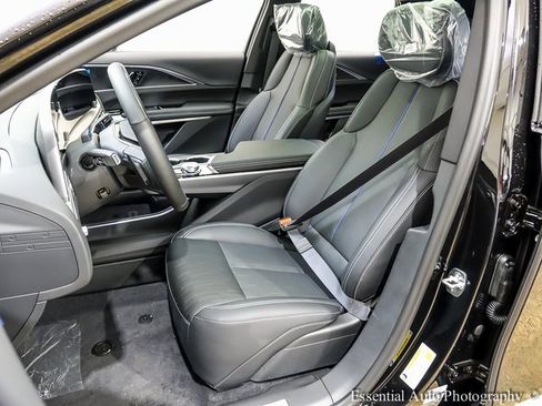 New 2025 Cadillac Lyriq Luxury w/ LPO, Floor Liner Package image 8