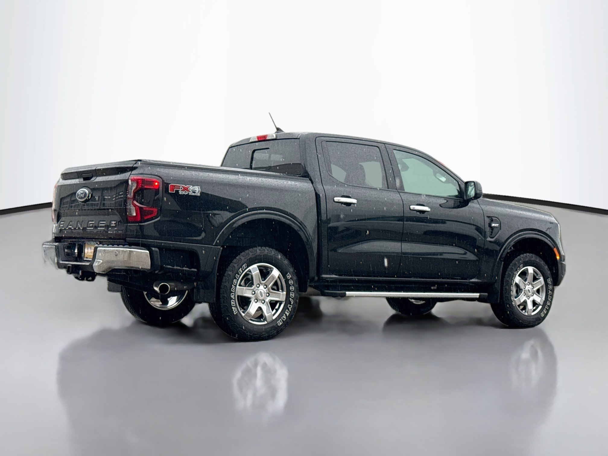 Certified 2024 Ford Ranger XLT w/ FX4 Off-Road Package AWD/4WD image 7