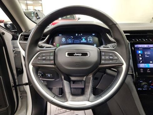 Used 2022 Jeep Grand Cherokee Limited image 20