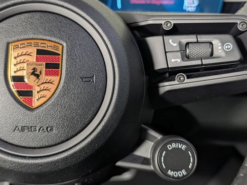 New 2026 Porsche Macan Electric RWD image 40