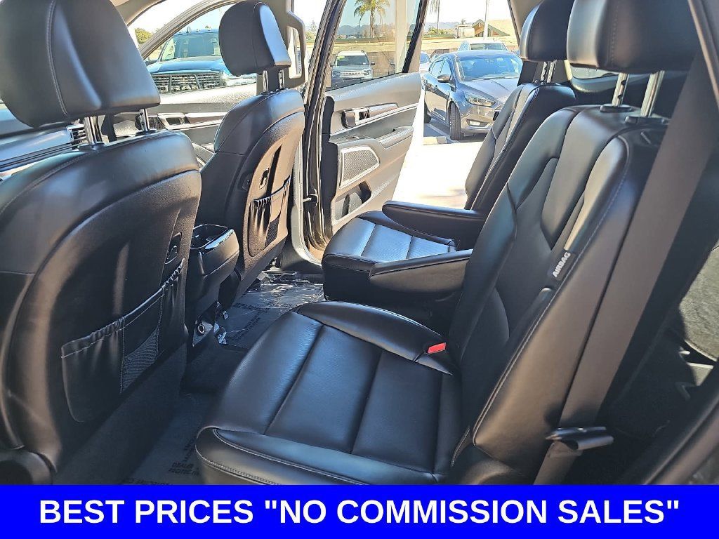 Used 2025 Kia Telluride S FWD image 14