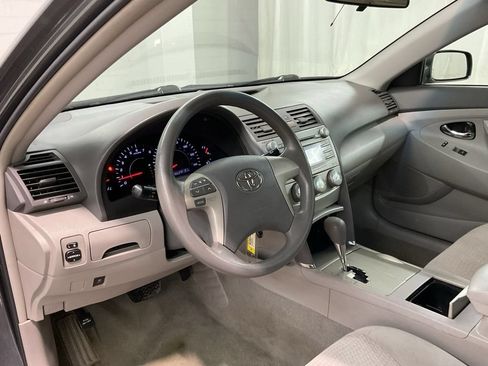 Used 2011 Toyota Camry LE FWD image 14