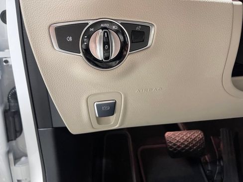 Certified 2017 Mercedes-Benz E 300 4MATIC image 19
