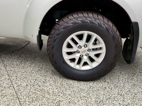 Used 2017 Nissan Frontier SV AWD/4WD image 9