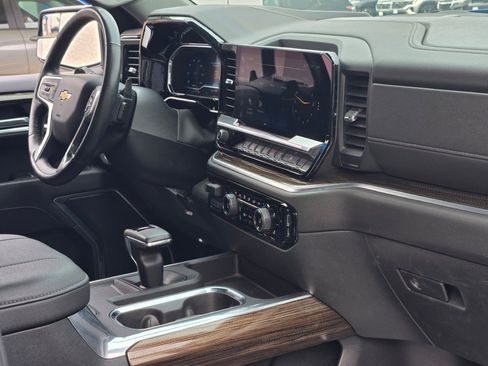 Certified 2023 Chevrolet Silverado 1500 LT w/ Protection Package AWD/4WD image 9