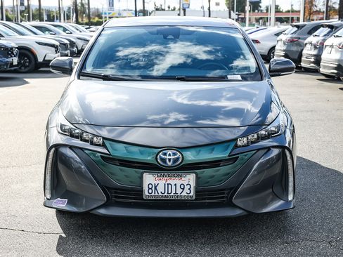 Used 2019 Toyota Prius Prime Advanced image 2