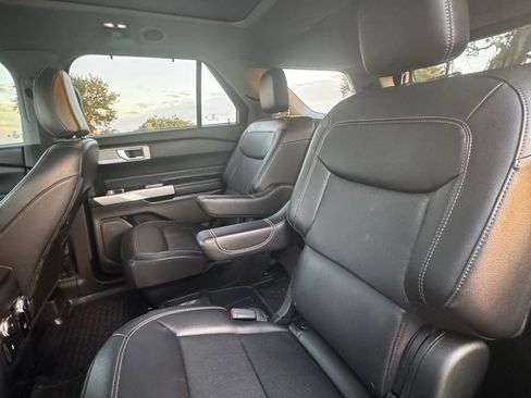 Used 2021 Ford Explorer Limited w/ Hybrid Equipment Group 310A image 12