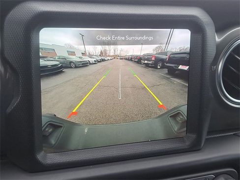 Used 2023 Jeep Gladiator Overland image 19