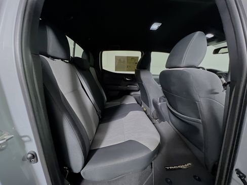 Used 2021 Toyota Tacoma TRD Off-Road image 33