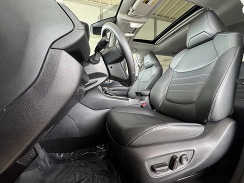 Used 2024 Toyota RAV4 XLE Premium image 11