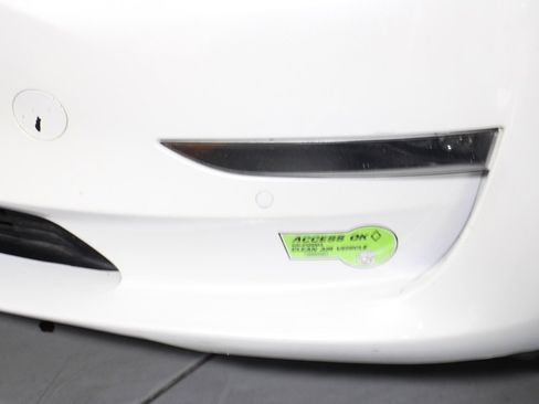 Used 2022 Tesla Model 3 image 3