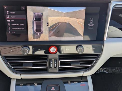 Used 2025 Porsche Macan image 19