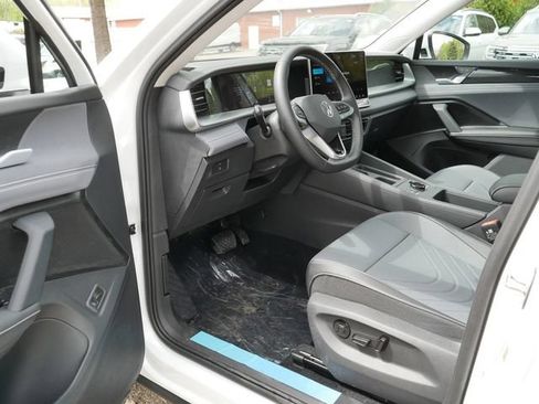 New 2026 Volkswagen Tiguan SE AWD/4WD image 7
