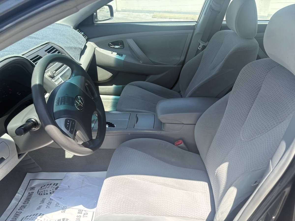 Used 2011 Toyota Camry LE FWD image 20