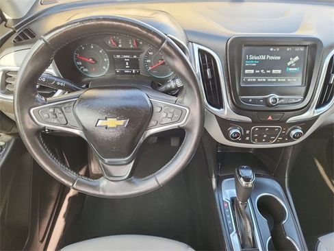 Used 2018 Chevrolet Equinox LT image 11