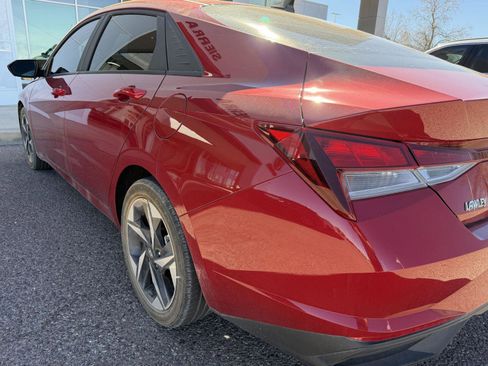 Used 2023 Hyundai Elantra SEL w/ Convenience Package image 11