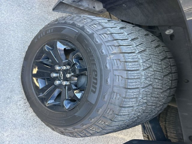 Used 2022 Chevrolet Colorado Z71 AWD/4WD image 10