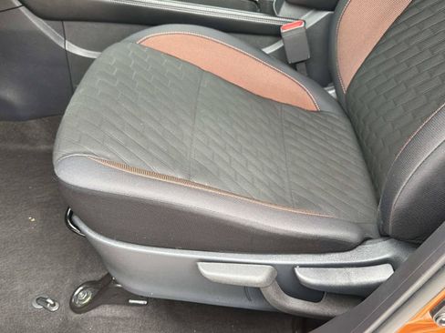 Used 2023 Nissan Kicks SR FWD image 17