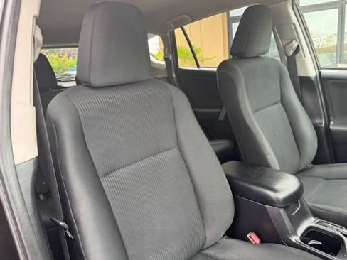 Used 2018 Toyota RAV4 LE w/ Carpet Mat Package FWD image 22