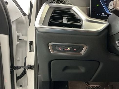 New 2026 BMW X7 xDrive40i AWD/4WD image 17