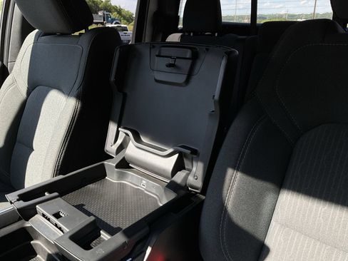 Used 2021 RAM 1500 Big Horn AWD/4WD image 44