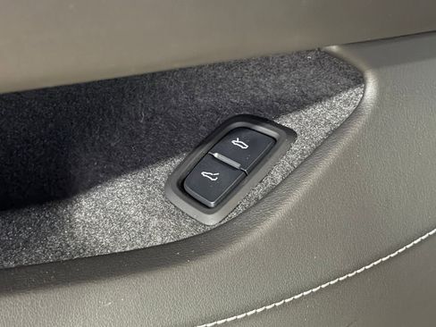 Used 2024 Chevrolet Corvette Stingray Preferred Cpe w/ Z51 Performance Package image 24