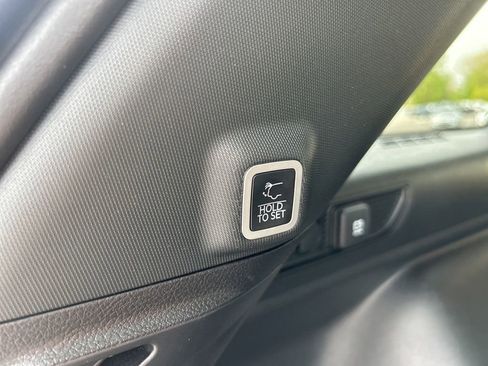 Used 2024 Jeep Grand Cherokee Limited w/ Black Appearance Package image 38