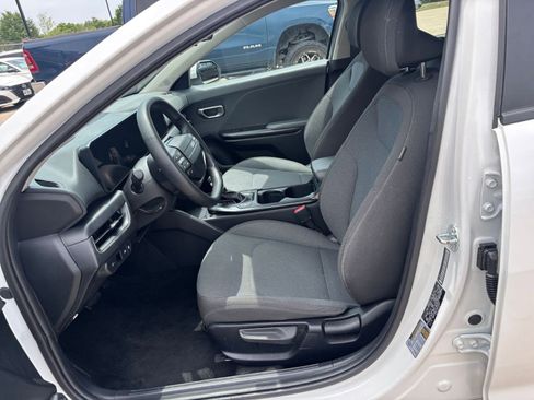 Used 2025 Kia K4 FWD image 25