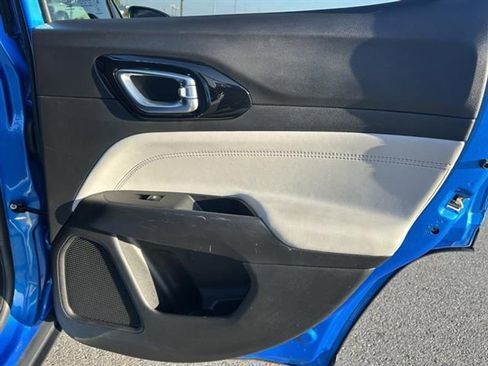 Used 2025 Jeep Compass Limited image 22