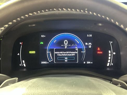 Used 2025 Toyota Camry SE FWD image 15