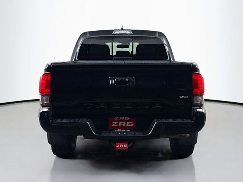 Used 2019 Toyota Tacoma TRD Off-Road image 4
