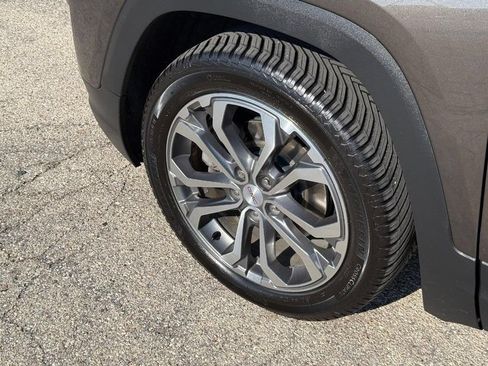 Used 2019 GMC Terrain SLT w/ Preferred Package AWD/4WD image 10