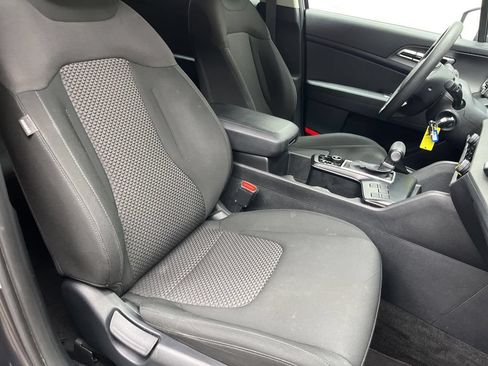 Used 2023 Kia Sportage LX FWD image 22