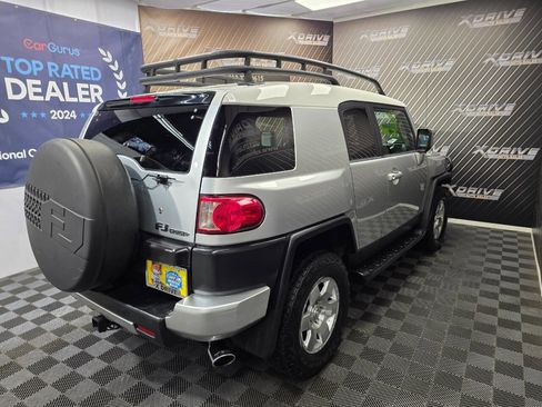 Used 2007 Toyota FJ Cruiser 4WD image 17