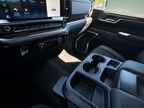 Used 2024 Chevrolet Silverado 1500 LT image 15