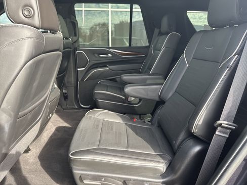 Used 2023 Cadillac Escalade Premium Luxury image 26