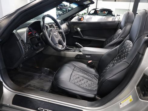 Used 2005 Chevrolet Corvette Convertible w/ Preferred Equipment Group image 16