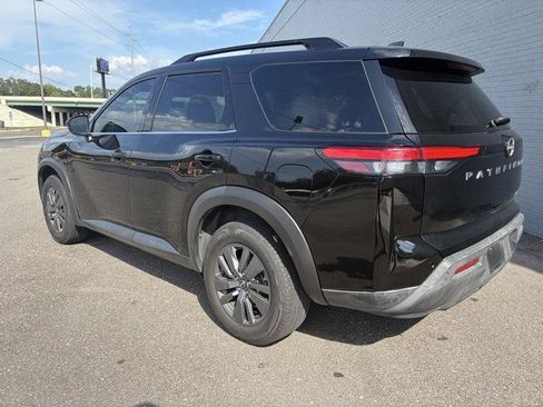 Used 2023 Nissan Pathfinder SV FWD image 3