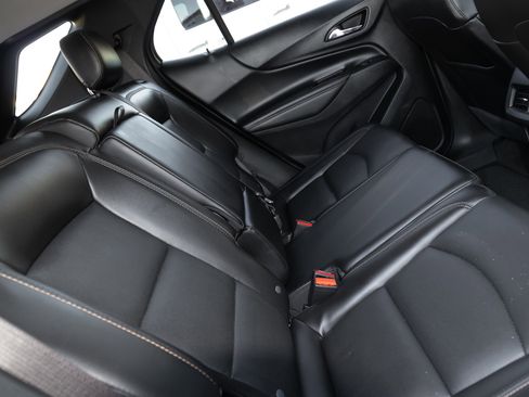 Used 2019 Chevrolet Equinox Premier FWD image 16