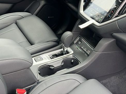 New 2026 Subaru Ascent Limited image 11