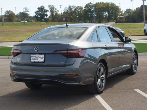 Used 2024 Volkswagen Jetta SE image 20
