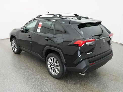 Used 2025 Toyota RAV4 XLE Premium image 8