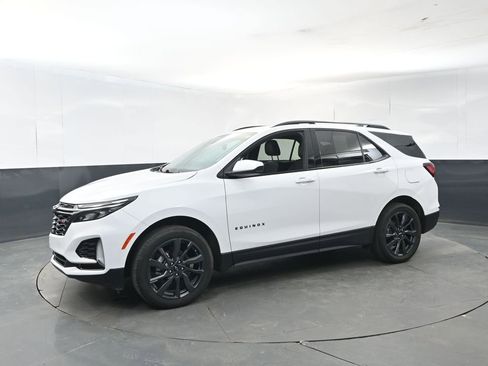 Used 2023 Chevrolet Equinox RS image 2