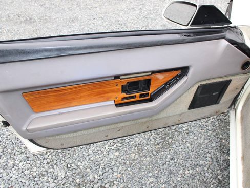 Used 1989 Chevrolet Corvette Convertible RWD image 26