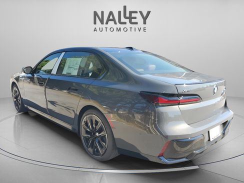 Used 2025 BMW 750e xDrive image 2